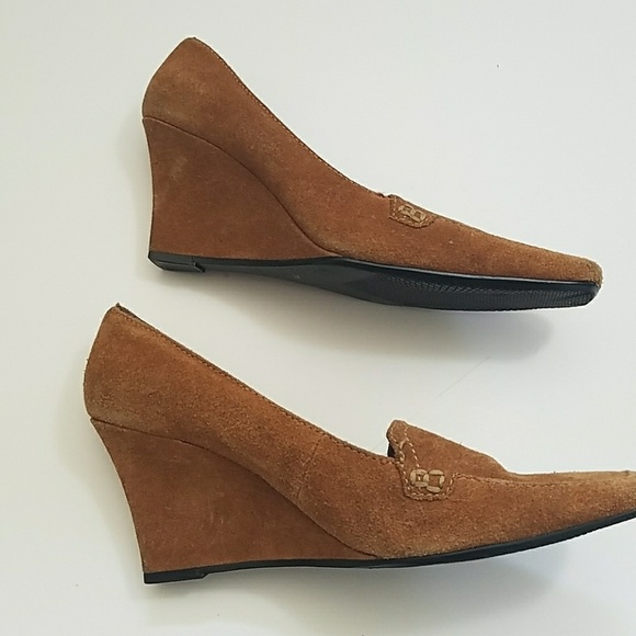 ANN MARINO TAN SUEDE WEDGE sz 7 - Picture 8 of 8